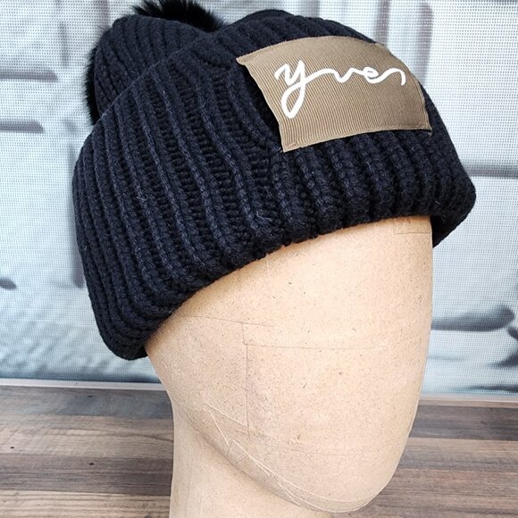 Yves Salomon 9WAA047XXMARD Bonnet Laine – Sophisticated Warmth for Cold Days! - Picture 8 of 11